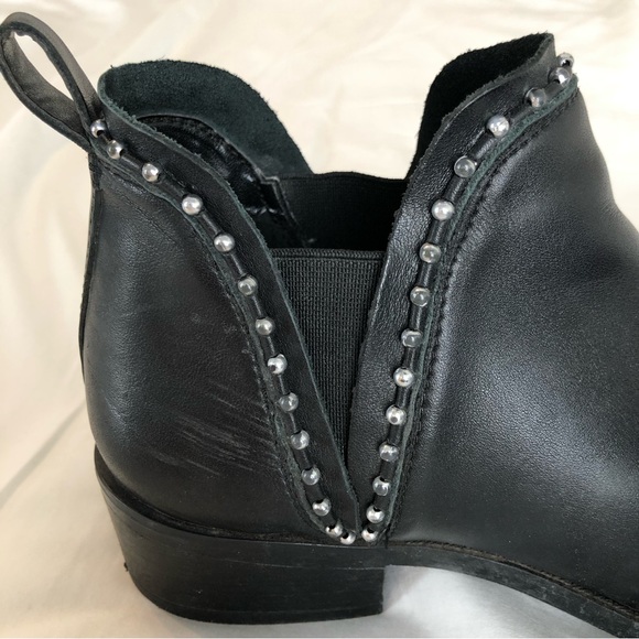 STEVE MADDEN Kosmam black leather ankle boots. Size 7.5. - Picture 6 of 9